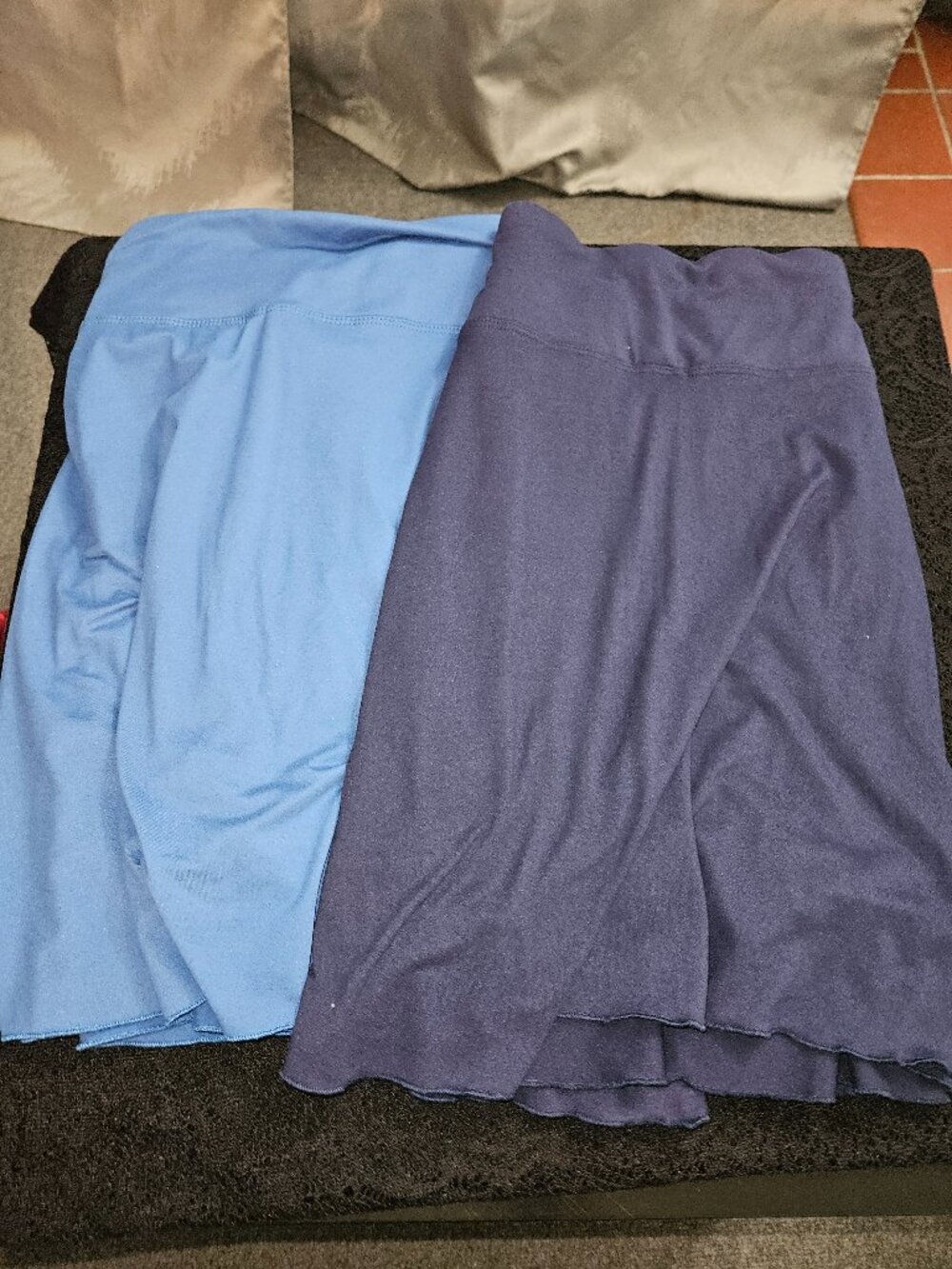 UNWORN Set of 2 Blue Skorts (Navy & Lighter Blue) (22W)